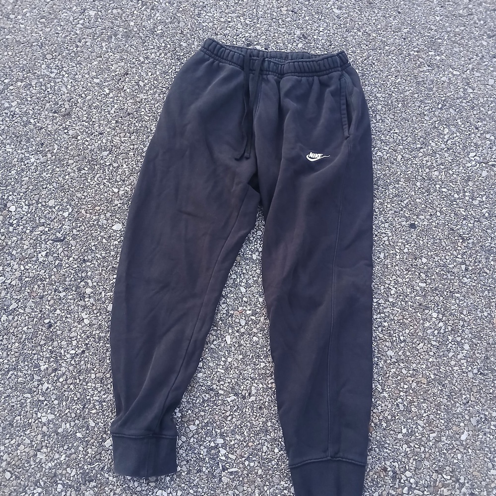 Nike Sweatpants Mens Medium Black Fleece Joggers Swoosh Athletic BV2671-010